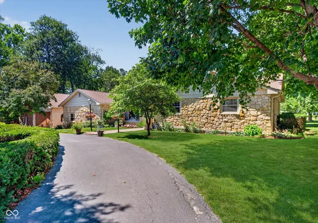 2nd image of 6926 Woodridge Dr, Avon, IN 46123 | MLS# 22111769