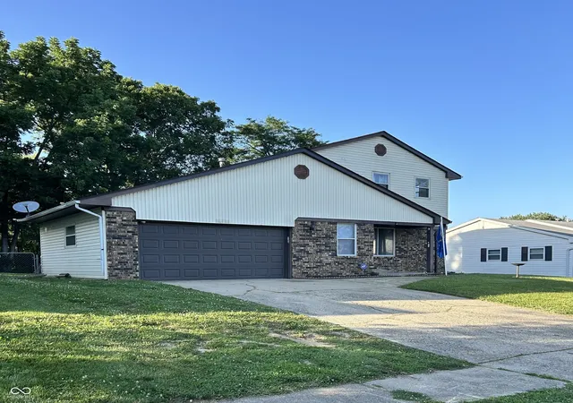 Photo 3 of Single family home for sale at 5136 Gambel Rd, Indianapolis, IN 46221 | MLS# 22111774 | Listing updated on 2026-09-13