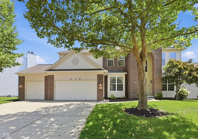 Photo 2 of Sale Pending at 11841 Wedgeport Ln, Fishers, IN 46037 | MLS# 22111775 | Listing updated on 2026-08-31