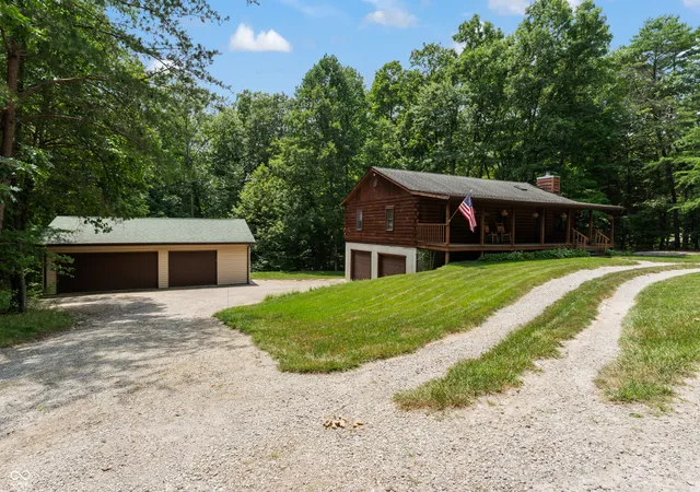 Homes for sale in Seymour, IN | 8086 Jonathans Ct, Seymour, IN 47274 | MLS# 22111781