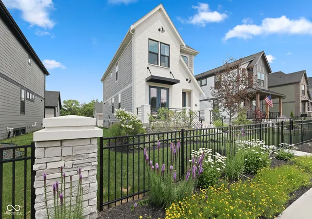 Homes for sale in Zionsville, IN | 11521 Langton Walk, Zionsville, IN 46077 | MLS# 22111783