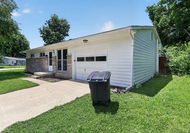 Photo 4 of Sale Pending at 298 Gilbert Ave, Beech Grove, IN 46107 | MLS# 22111784 | Listing updated on 2026-08-28