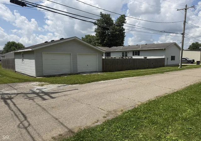 3rd image of 423 N Sycamore St, Ladoga, IN 47954 | MLS# 22111785