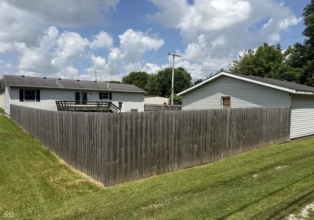 4th image of 423 N Sycamore St, Ladoga, IN 47954 | MLS# 22111785