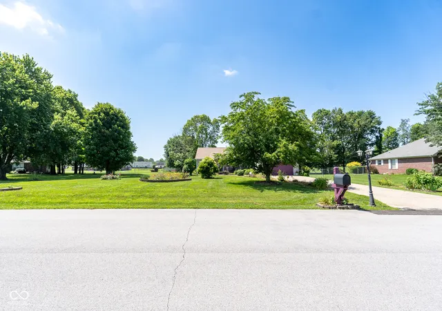 3rd image of 2691 E Annily Ct, Martinsville, IN 46151 | MLS# 22111786