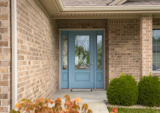Photo 3 of Single family home for sale at 2703 Poplar Woods Ln, Columbus, IN 47203 | MLS# 22111789 | Listing updated on 2026-09-23