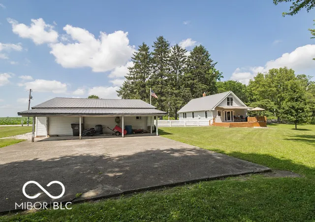 Homes for sale in Clayton, IN | 3255 W County Road 500 S, Clayton, IN 46118 | MLS# 22111809