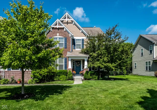 2nd image of 10190 Fantina Ln, Fishers, IN 46040 | MLS# 22111818