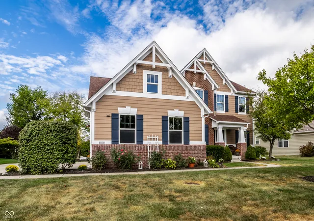 Photo 3 of Sale Pending at 10190 Fantina Ln, Fishers, IN 46040 | MLS# 22111818 | Listing updated on 2026-10-20