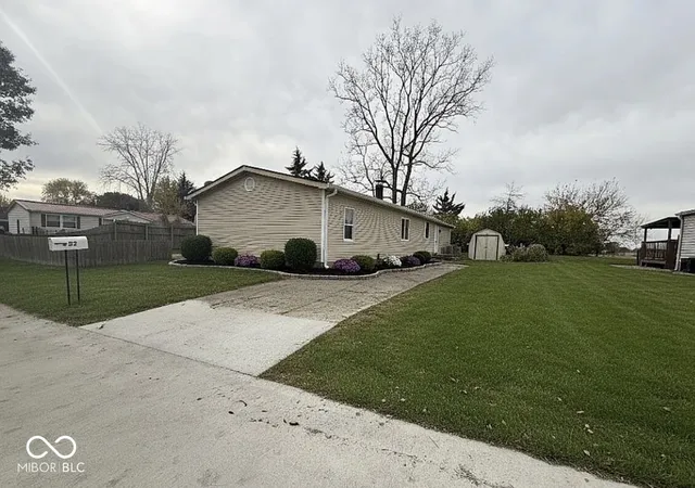 2nd image of 52 Fountain Lake Dr, Greenfield, IN 46140 | MLS# 22111825