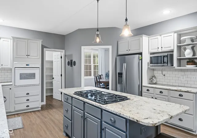 4th image of 4335 Riverbirch Run, Zionsville, IN 46077 | MLS# 22111844