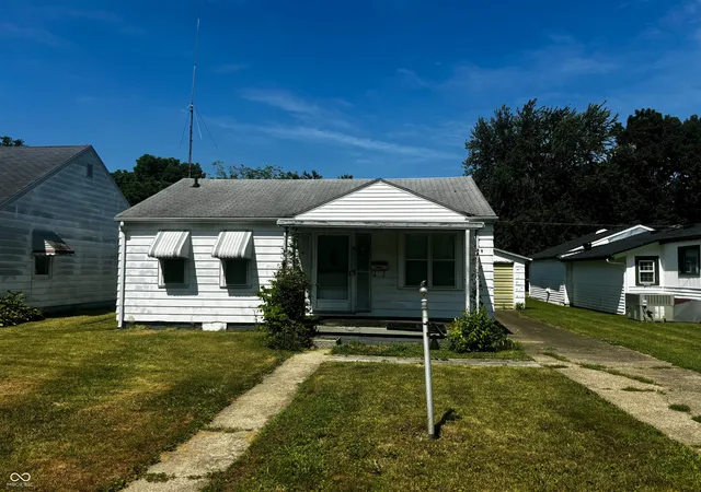 Homes for sale in Anderson, IN | 3615 Hamilton Pl, Anderson, IN 46013 | MLS# 22111865
