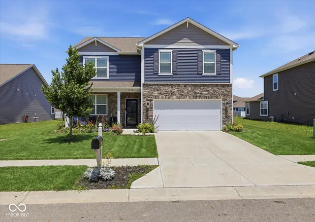 Photo 3 of Sale Pending at 1420 Honeysuckle Dr, Shelbyville, IN 46176 | MLS# 22111870 | Listing updated on 2026-09-07