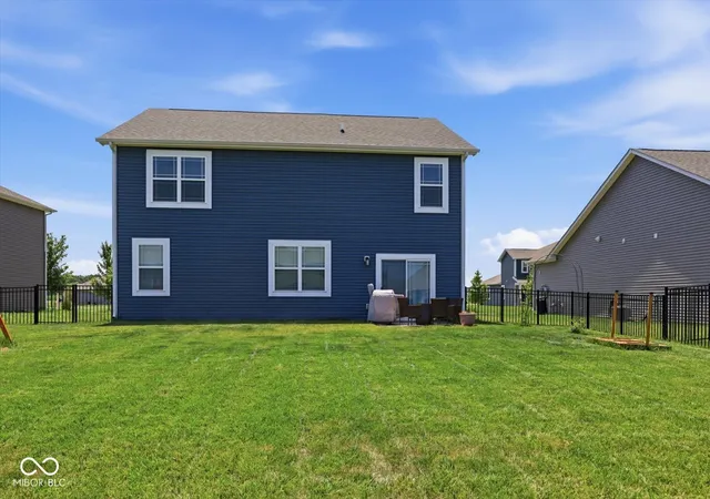 Photo 4 of Sale Pending at 1420 Honeysuckle Dr, Shelbyville, IN 46176 | MLS# 22111870 | Listing updated on 2026-09-07