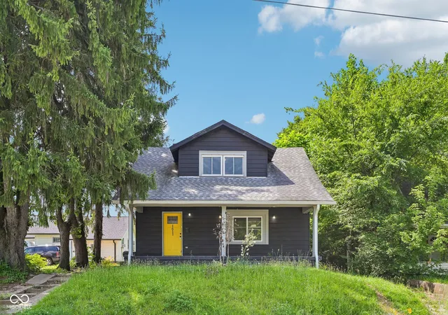 1st image of 1611 Nichol Ave, Anderson, IN 46016 | MLS# 22111871