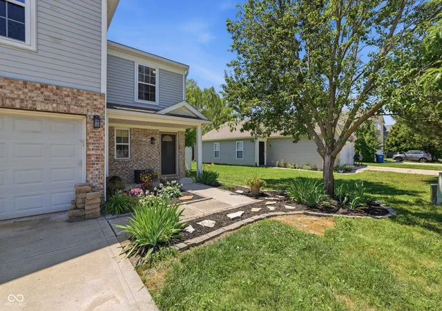 2nd image of 212 Cross Bow St, Sheridan, IN 46069 | MLS# 22111872