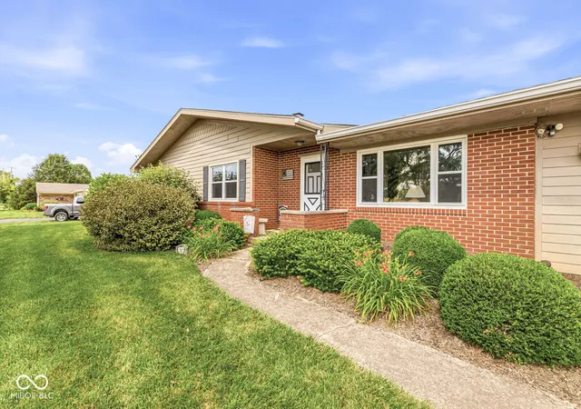 3rd image of 1385 John Bart Rd, Lebanon, IN 46052 | MLS# 22111883