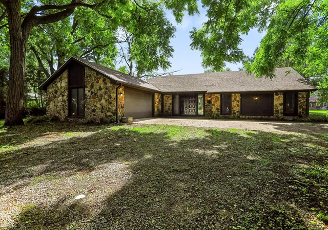 1st image of 803 Park Rd, Anderson, IN 46011 | MLS# 22111886