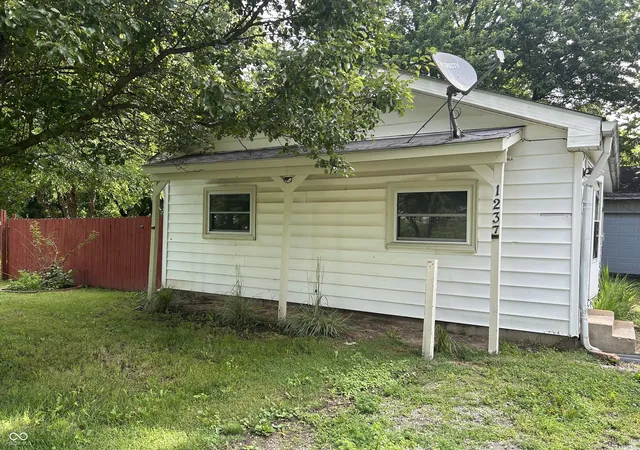 3rd image of 1237 S Leland Ave, Indianapolis, IN 46203 | MLS# 22111893