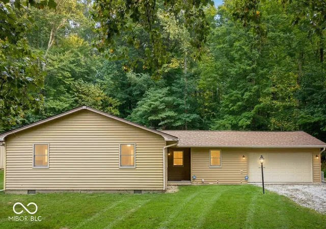 Photo 2 of Single family home for sale at 1545 S Wolfcreek Rd, Columbus, IN 47201 | MLS# 22111908 | Listing updated on 2026-09-24