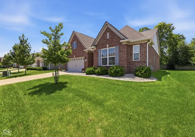 Photo 2 of Single family home for sale at 16333 Sedalia Dr, Fishers, IN 46040 | MLS# 22111914 | Listing updated on 2026-08-29