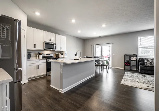 4th image of 6061 Granby Dr, Whitestown, IN 46075 | MLS# 22111919