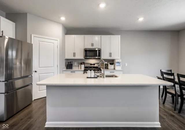 5th image of 6061 Granby Dr, Whitestown, IN 46075 | MLS# 22111919