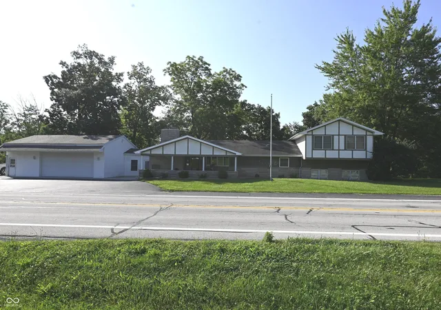 1st image of 826 E Beech St, Osgood, IN 47037 | MLS# 22111923