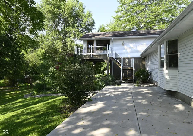 3rd image of 826 E Beech St, Osgood, IN 47037 | MLS# 22111923