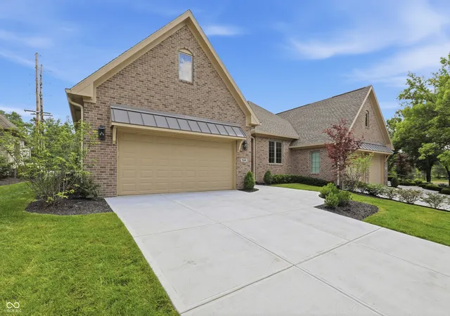 2nd image of 1569 Ashwood Ct, Greenwood, IN 46143 | MLS# 22111924