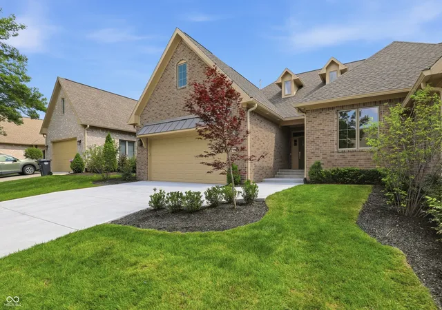 3rd image of 1569 Ashwood Ct, Greenwood, IN 46143 | MLS# 22111924