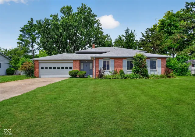 Homes for sale in Indianapolis, IN | 5428 Brendon Park Dr, Indianapolis, IN 46226 | MLS# 22111927