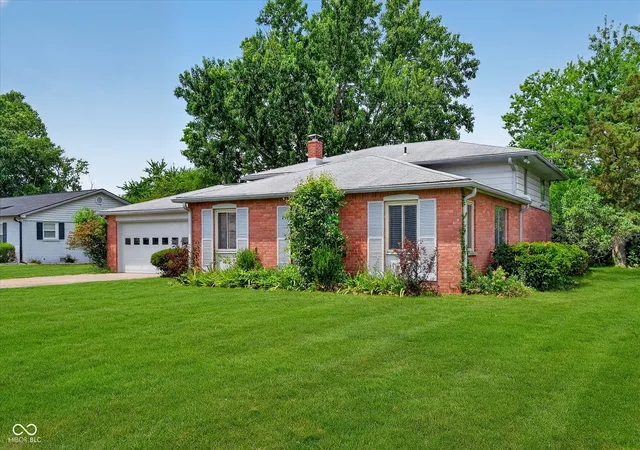 Homes for sale in Indianapolis, IN | 5428 Brendon Park Dr, Indianapolis, IN 46226 | MLS# 22111927