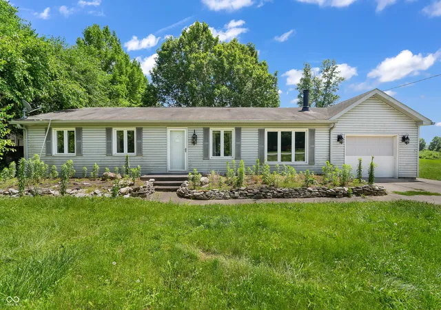 Homes for sale in Clayton, IN | 705 E Us Hwy 40 Hwy, Clayton, IN 46118 | MLS# 22111931
