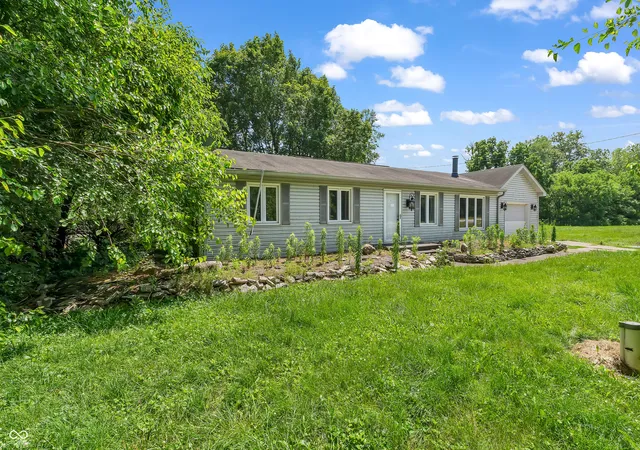 Homes for sale in Clayton, IN | 705 E Us Hwy 40 Hwy, Clayton, IN 46118 | MLS# 22111931