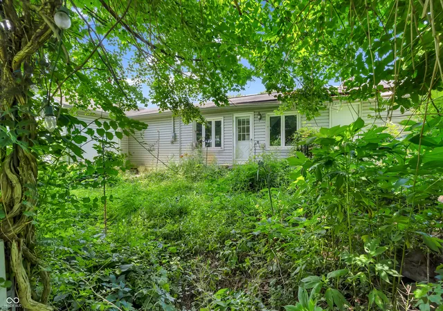 Homes for sale in Clayton, IN | 705 E Us Hwy 40 Hwy, Clayton, IN 46118 | MLS# 22111931