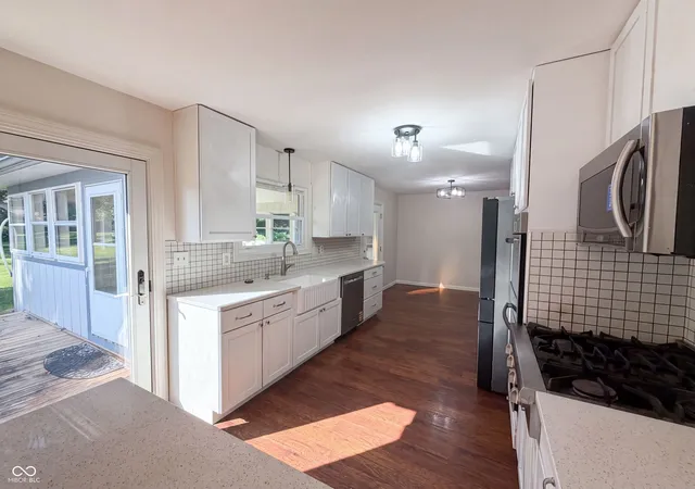 2nd image of 85 Tarry Ct, Greenwood, IN 46142 | MLS# 22111957