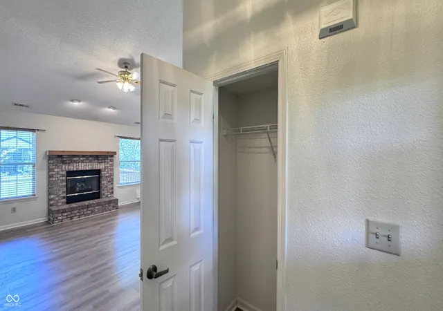 Photo 2 of Single family home for sale at 2119 W Van Arsdall Ct, Columbus, IN 47201 | MLS# 22111958 | Listing updated on 2026-09-12