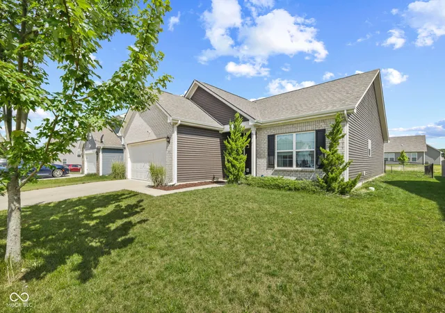 2nd image of 672 Albermarle Dr, Pittsboro, IN 46167 | MLS# 22111960