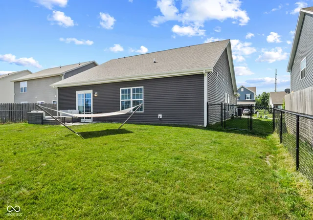 3rd image of 672 Albermarle Dr, Pittsboro, IN 46167 | MLS# 22111960