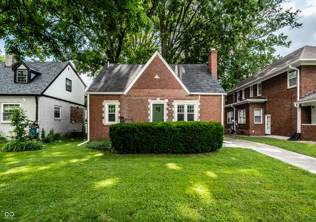 1st image of 6105 N Park Ave, Indianapolis, IN 46220 | MLS# 22111963