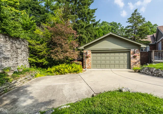 Photo 2 of Condo for sale at 5382 Thicket Hl Ln #0, Indianapolis, IN 46226 | MLS# 22111971 | Listing updated on 2026-09-20