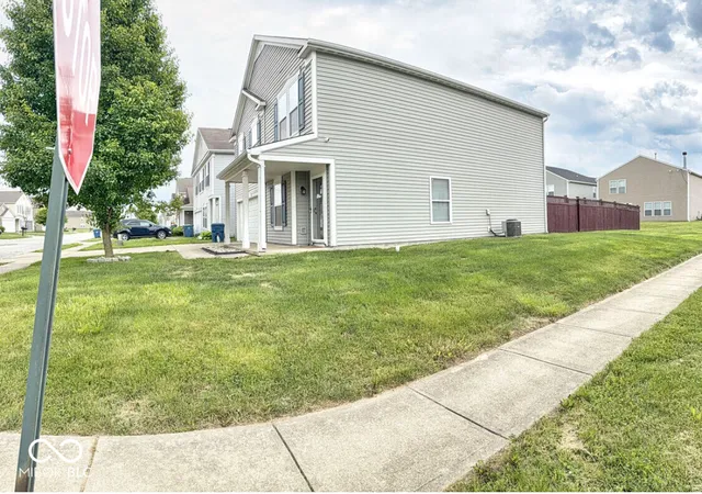 Homes for sale in Indianapolis, IN | 11303 Cuyahoga Dr, Indianapolis, IN 46235 | MLS# 22111972