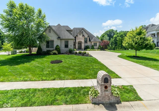Photo 2 of Single family home for sale at 2350 Waterside Cir, Avon, IN 46123 | MLS# 22111982 | Listing updated on 2026-09-17