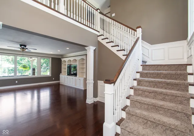 Photo 3 of Single family home for sale at 2350 Waterside Cir, Avon, IN 46123 | MLS# 22111982 | Listing updated on 2026-09-17