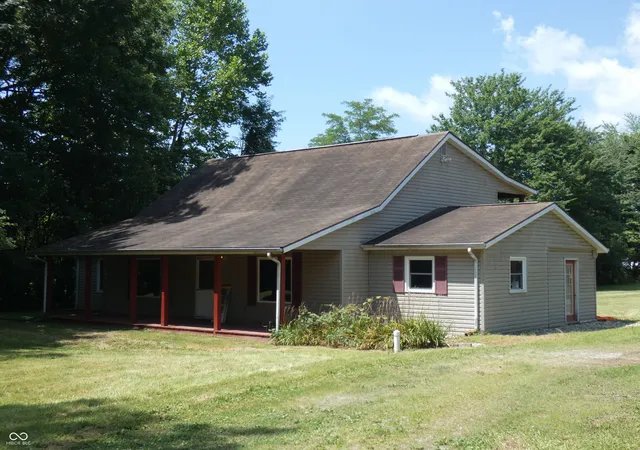 Homes for sale in Seymour, IN | 6546 N County Road 1300 E, Seymour, IN 47274 | MLS# 22111991