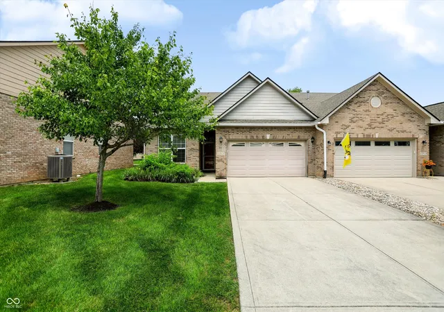 Homes for sale in Indianapolis, IN | 11910 Dumfrees Ct, Indianapolis, IN 46229 | MLS# 22111994