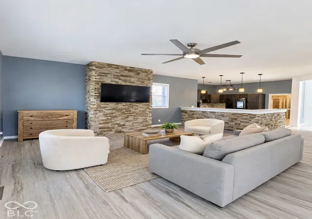 Photo 3 of Single family home for sale at 215 N Arsenal Ave, Indianapolis, IN 46201 | MLS# 22112002 | Listing updated on 2026-10-08