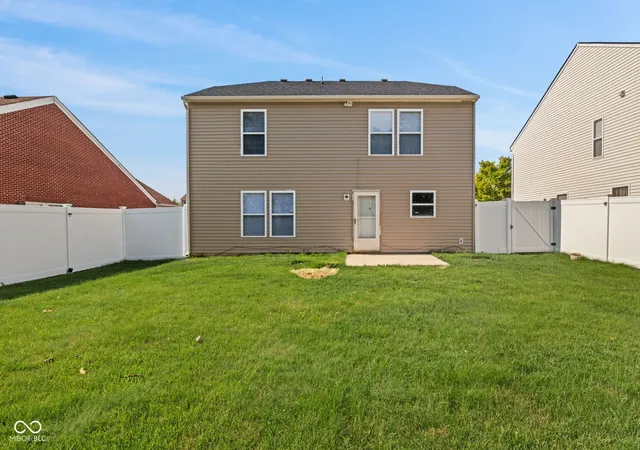 Homes for sale in Indianapolis, IN | 12631 White Rabbit Dr, Indianapolis, IN 46235 | MLS# 22112011