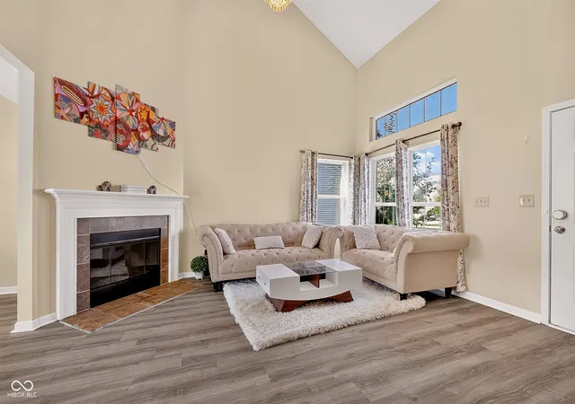 Photo 3 of Single family home for sale at 1893 Osman Dr, Avon, IN 46123 | MLS# 22112030 | Listing updated on 2026-10-08
